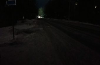 Жители Тверской области передвигаются по улицам города на ощупь