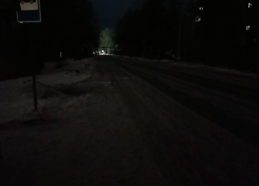 Жители Тверской области передвигаются по улицам города на ощупь