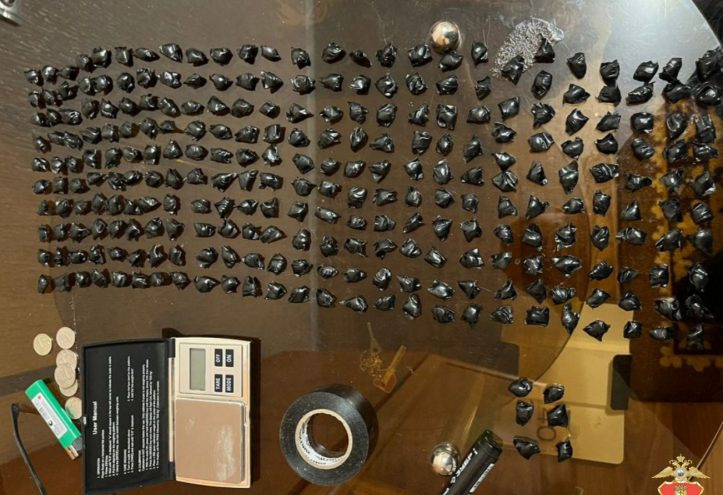 275 свёртков с героином нашли у задержанных в Твери мужчин