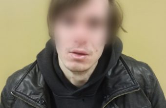 В Твери 25-летний парень клеил листовки с рекламой наркотиков на фасады домов