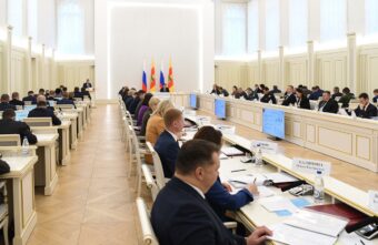 Ремонт дорог, здравоохранение, миграционная политика и соцподдержка: Игорь Руденя провел заседание правительства Тверской области