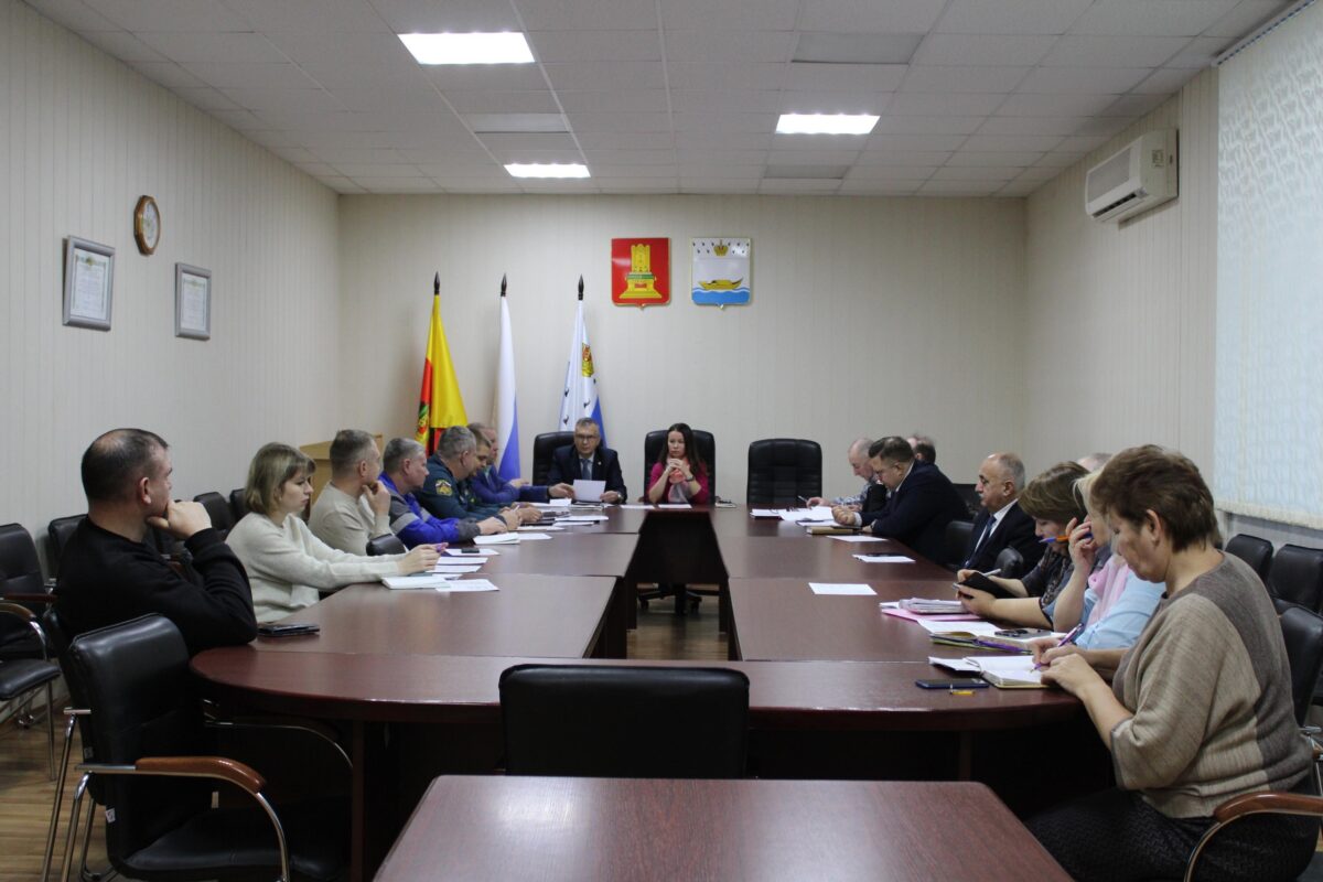 Вопросы профилактики пожаров и безопасность граждан обсудили в Вышнем Волочке