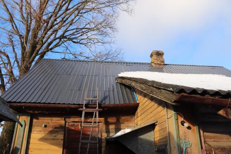 Администрация Торопца показала, как живет пенсионерка, которая жаловалась на жилищные условия