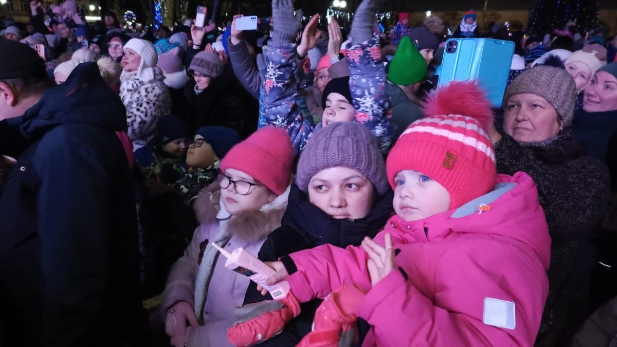 Вышний Волочек торжественно встречал Деда Мороза