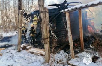 В Тверской области полностью сгорел жилой дом В Тверской области полностью сгорел жилой дом