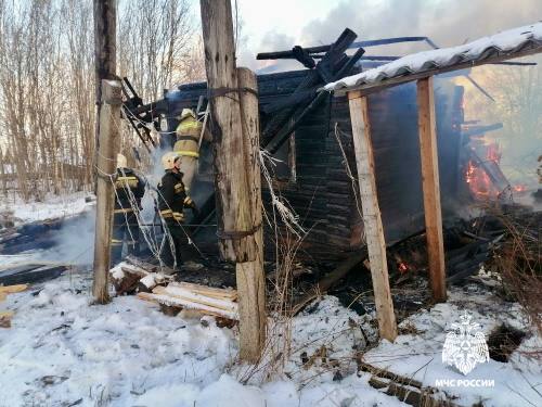 В Тверской области полностью сгорел жилой дом