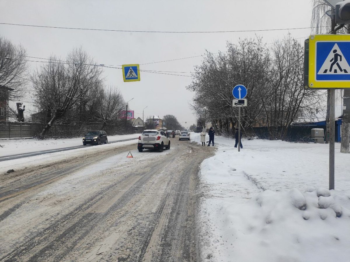 В Твери женщина на Опеле сбила двух пьяных пешеходов