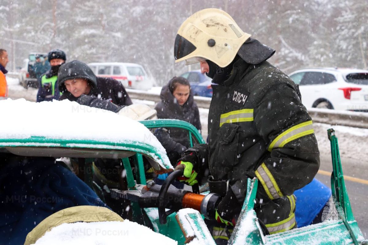 Межведомственные учения по ликвидации ДТП прошли на обходе Твери