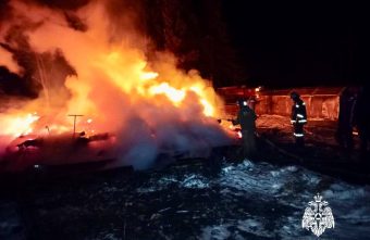 В Тверской области полночи тушили пожар в жилом доме В Тверской области полночи тушили пожар в жилом доме