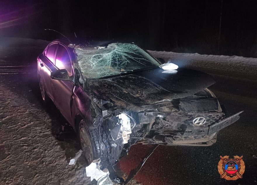 В Тверской области иномарка столкнулась с грузовиком