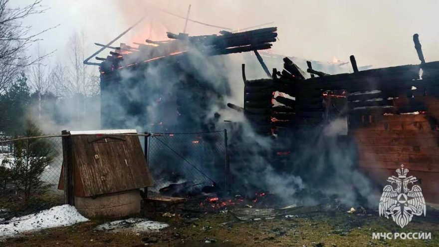 В Тверской области в пожаре полностью сгорел дом