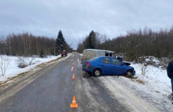 Три человека пострадали в ДТП на "встречке" в Тверской области Три человека пострадали в ДТП на "встречке" в Тверской области