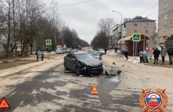 Женщина и ребёнок пострадали в ДТП в Тверской области Женщина и ребёнок пострадали в ДТП в Тверской области