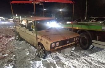 В Твери остановили ВАЗ с несовершеннолетним водителем В Твери остановили ВАЗ с несовершеннолетним водителем