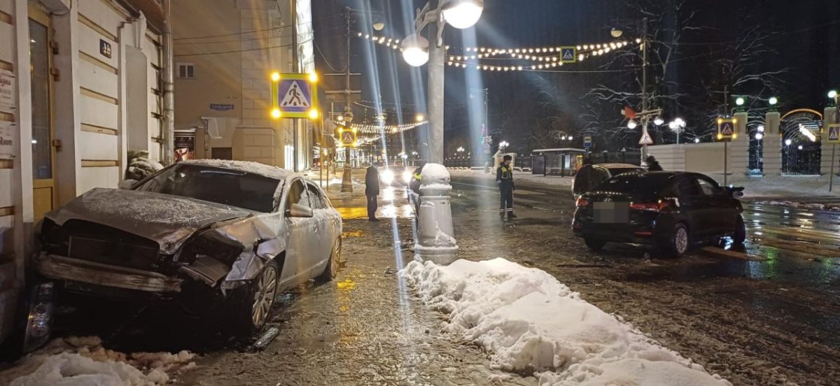 Мужчину доставили в больницу после столкновения двух иномарок в центре Твери