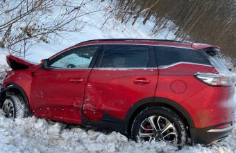 На трассе в Тверской области столкнулись две иномарки, есть пострадавший На трассе в Тверской области столкнулись две иномарки, есть пострадавший