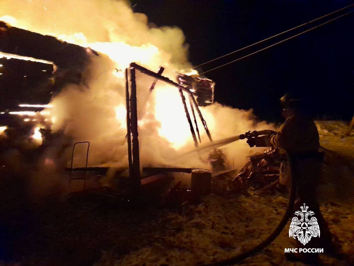 Вечером в Тверской области загорелось бесхозное строение Вечером в Тверской области загорелось бесхозное строение