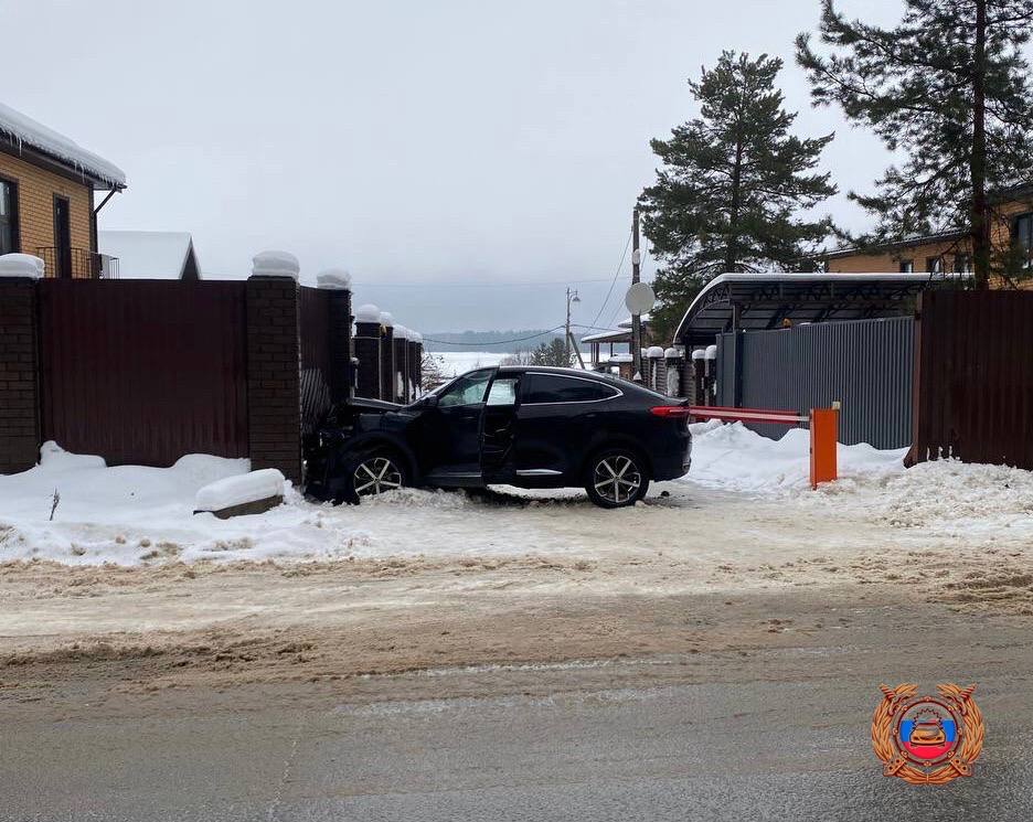 Под Тверью водителю "Хавала" стало плохо за рулём