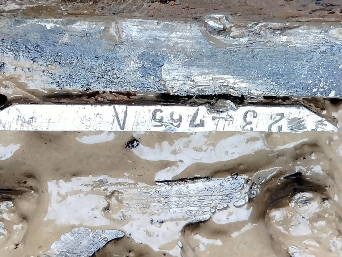 Поисковики нашли самолет в Тверской области и установили имя пилота