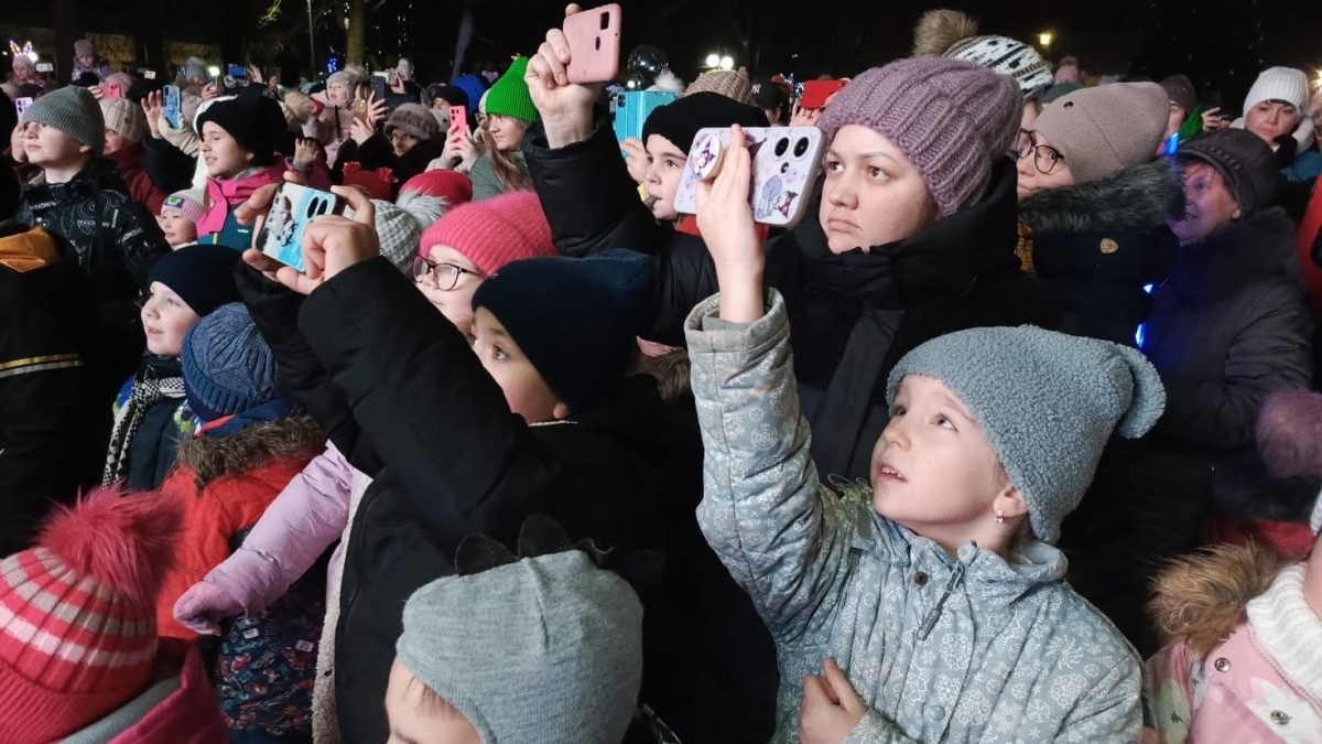 Вышний Волочек торжественно встречал Деда Мороза