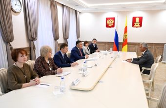 Игорь Руденя обсудил с руководителем ТГМУ Александром Сонисом актуальные вопросы развития вуза и здравоохранения Верхневолжья Игорь Руденя обсудил с руководителем ТГМУ Александром Сонисом актуальные вопросы развития вуза и здравоохранения Верхневолжья