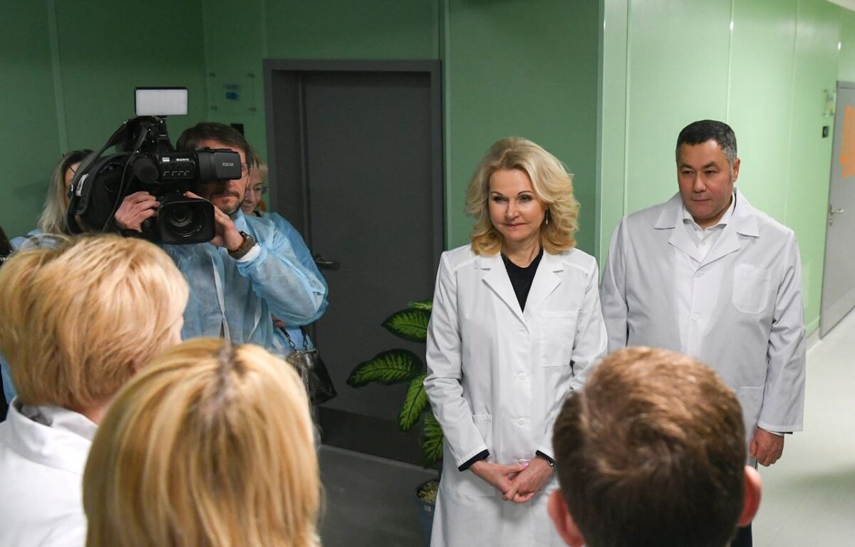 Татьяна Голикова и Игорь Руденя посетили ОКБ, ознакомились с ходом строительства нового комплекса ДОКБ