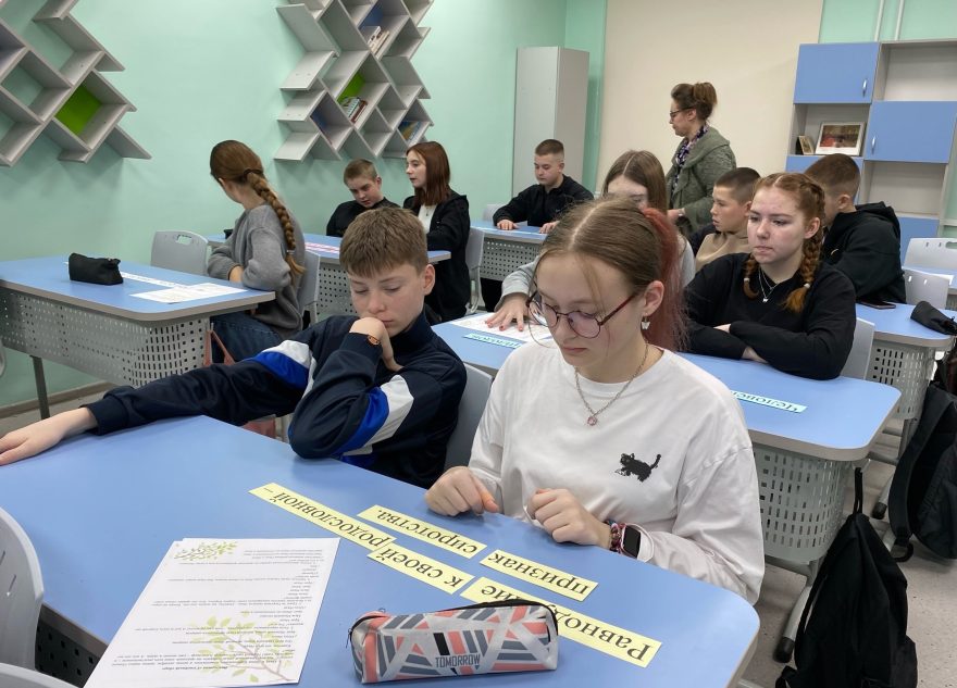 Торопецким школьником рассказали, как "вырастить" семейное древо