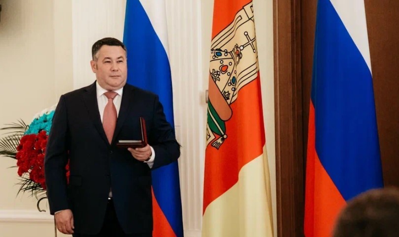 Губернатор Игорь Руденя поздравил сотрудника Тверского вагонзавода  с присвоением почётного звания Губернатор Игорь Руденя поздравил сотрудника Тверского вагонзавода  с присвоением почётного звания