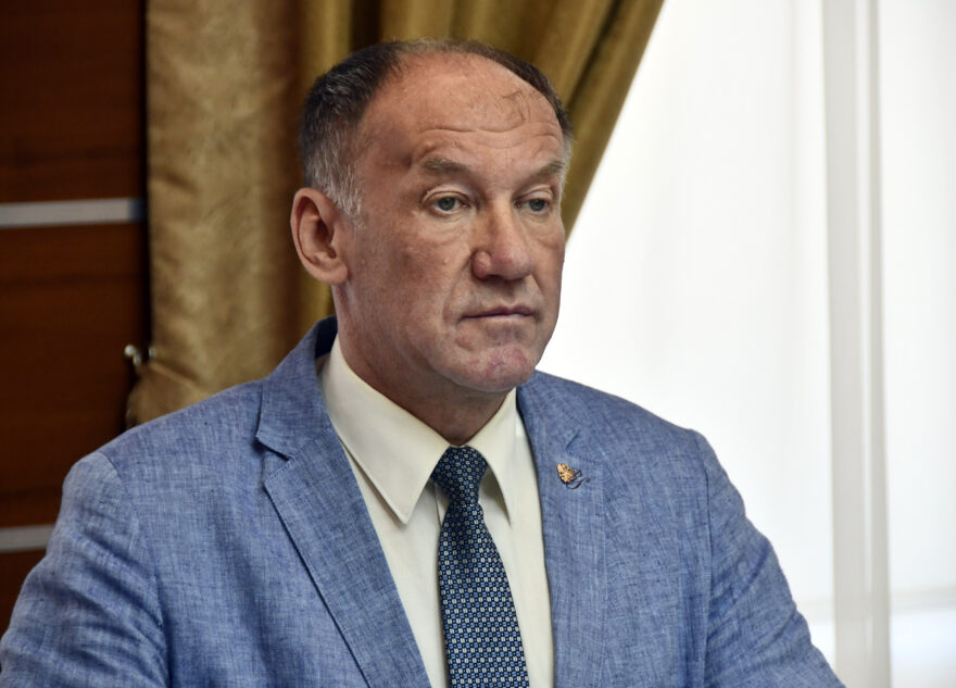 Артур Бабушкин: «За нас самих нашу страну никто не защитит»