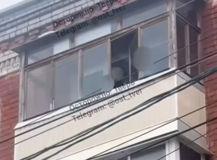 В Твери малолетние дети кидаются петардами в прохожих