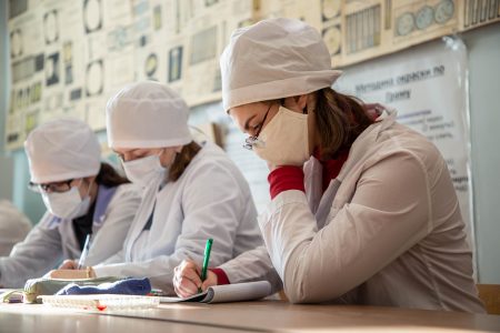 Игорь Руденя поздравил коллектив и студентов ТГМУ с 70-летием учреждения Игорь Руденя поздравил коллектив и студентов ТГМУ с 70-летием учреждения