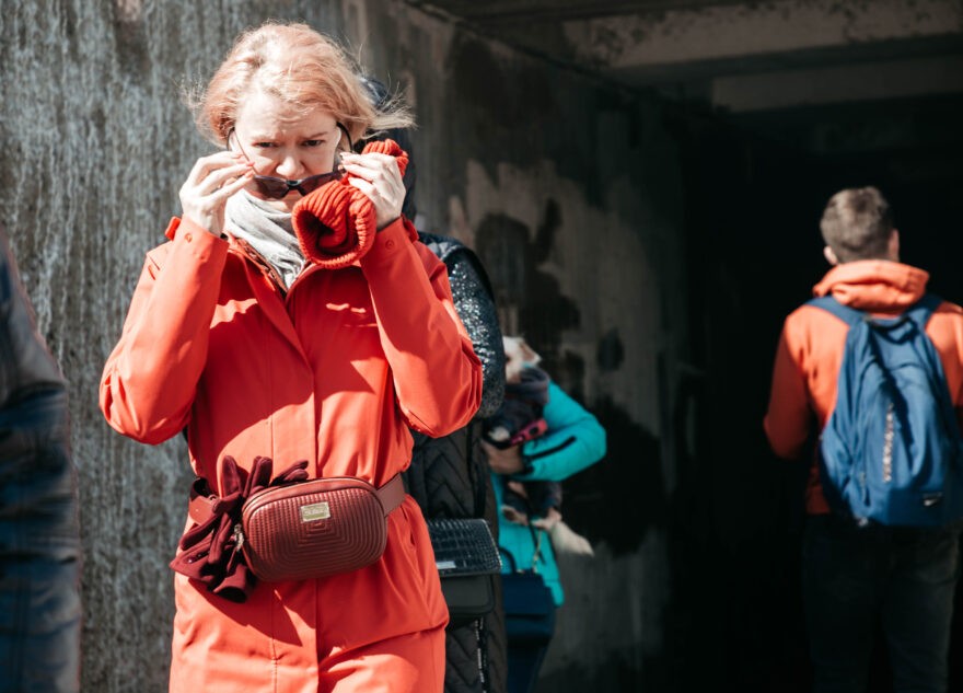 Врач рассказала, чем опасен отказ от ношения шапки зимой