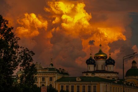 В 2025 году россиянам придется пережить экстремальные погодные явления  В 2025 году россиянам придется пережить экстремальные погодные явления