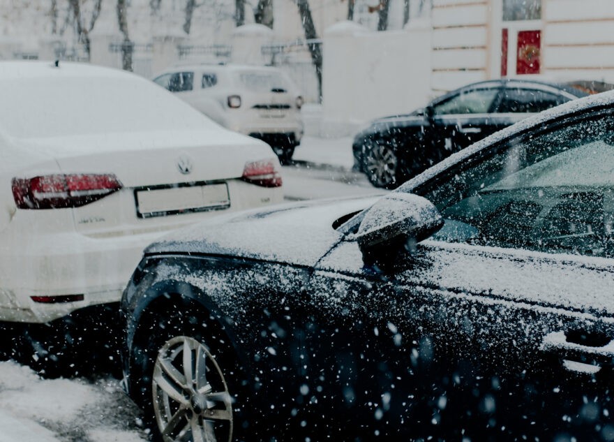 Автоэксперт объяснила, как сберечь свое авто в морозы