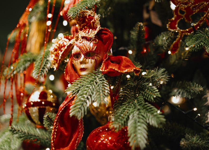 Врач назвала опасные для кожи новогодние привычки