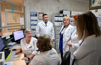 Губернатор Игорь Руденя провел инспекционную поездку по областным роддомам  Губернатор Игорь Руденя провел инспекционную поездку по областным роддомам