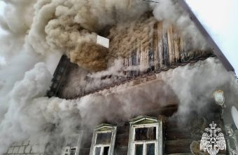 Пожар в жилом доме в Тверской области тушили почти два часа Пожар в жилом доме в Тверской области тушили почти два часа