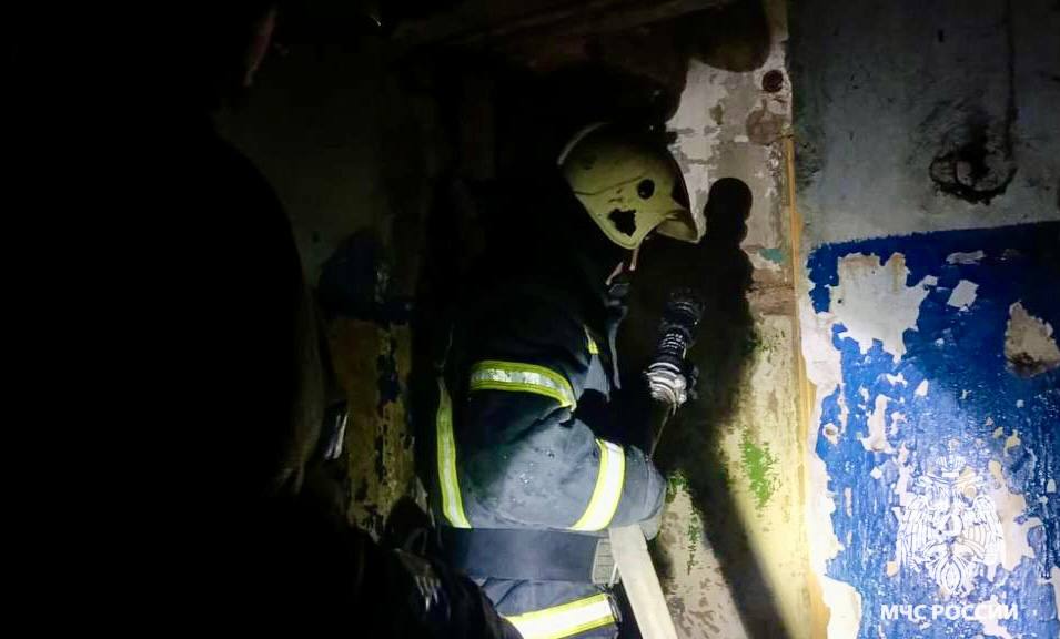 Перед Новым годом в Тверской области загорелась квартира