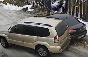 Сильный гололед стал причиной столкновения внедорожника с легковушкой под Тверью Сильный гололед стал причиной столкновения внедорожника с легковушкой под Тверью