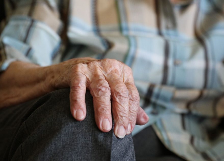 Врач назвала привычки, которые приводят к раннему старению