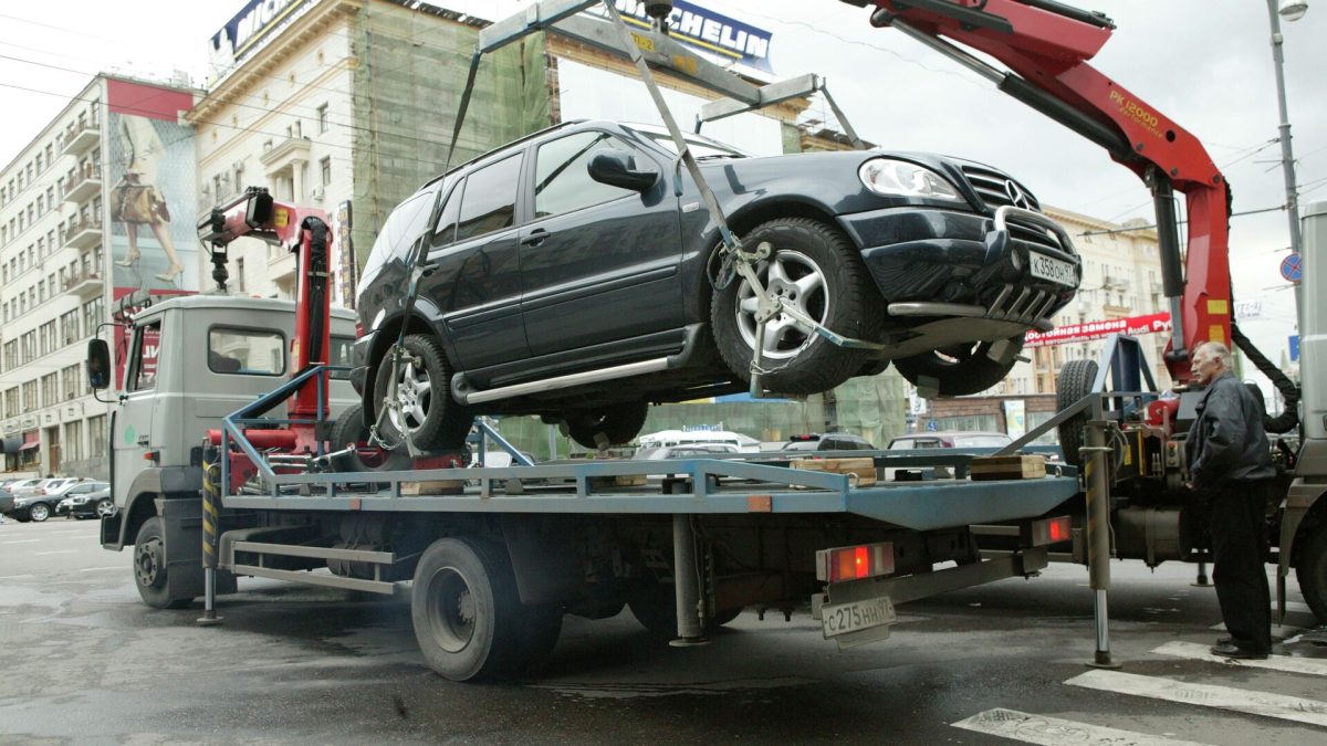 В России хотят изменить правила эвакуации автомобиля на штрафстоянку В России хотят изменить правила эвакуации автомобиля на штрафстоянку