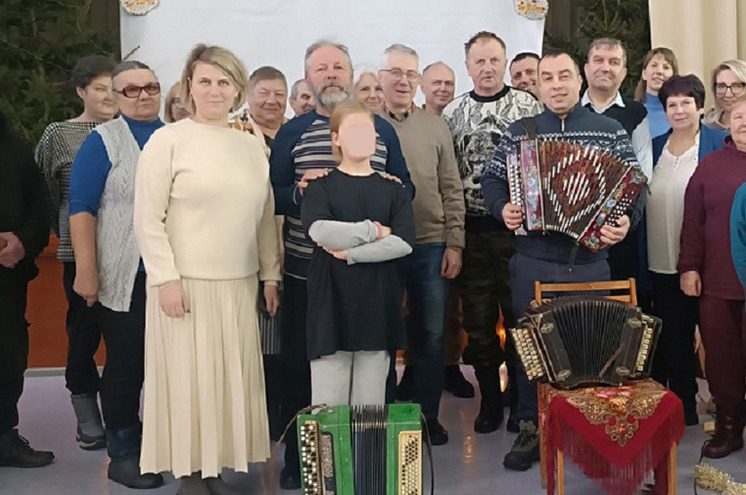 В Андреапольском округе прошла творческая встреча с краеведом и гармонистом Сергеем Смирновым В Андреапольском округе прошла творческая встреча с краеведом и гармонистом Сергеем Смирновым