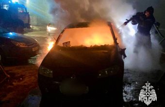 В Тверской области потушили автомобиль всего за 12 минут В Тверской области потушили автомобиль всего за 12 минут