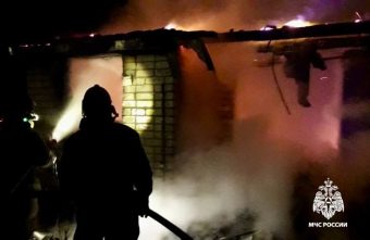 В Тверской области загоревшийся дом потушили всего за час В Тверской области загоревшийся дом потушили всего за час