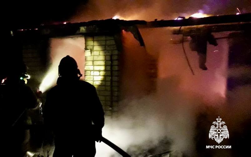 В Тверской области загоревшийся дом потушили всего за час В Тверской области загоревшийся дом потушили всего за час