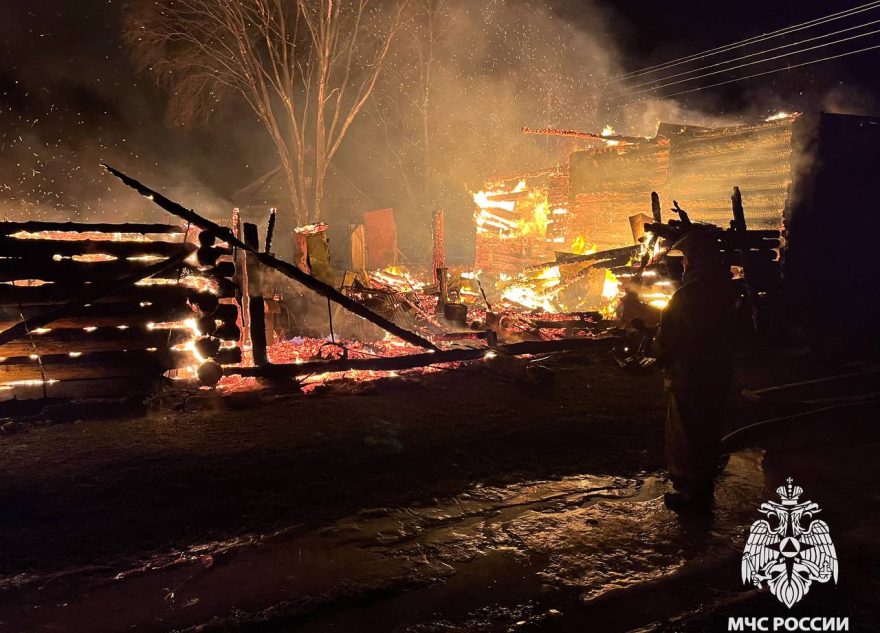 В Тверской области пожар уничтожил жилой дом