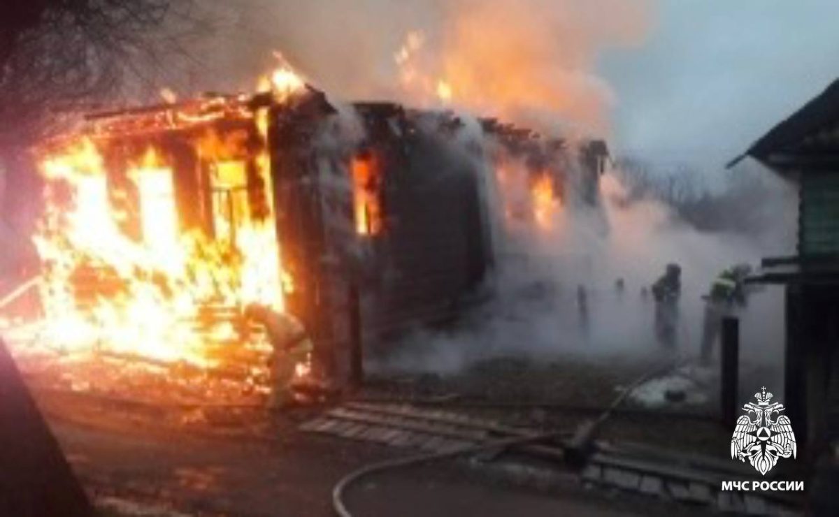 В Тверской области полностью сгорел дом В Тверской области полностью сгорел дом