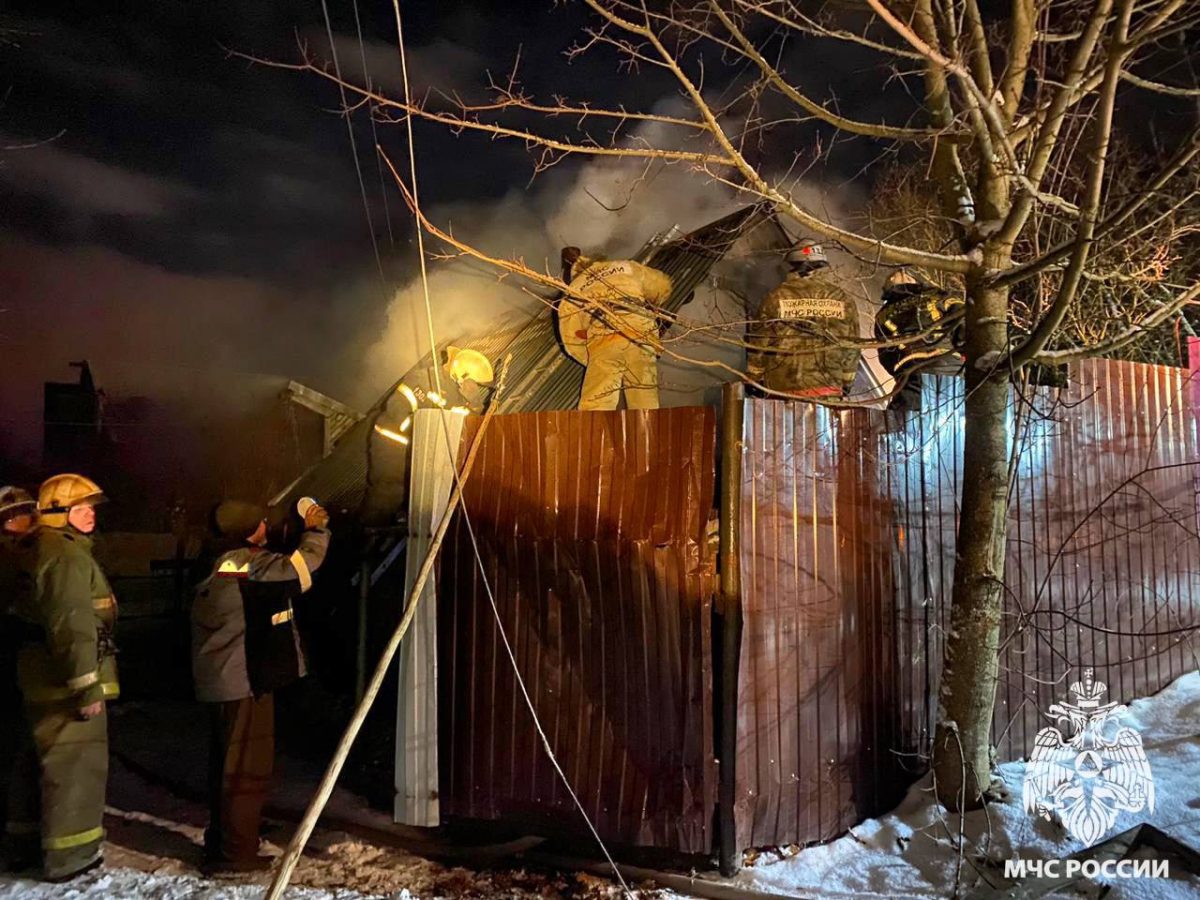 В Тверской области загорелась баня