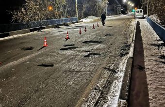 В Тверской области всю ночь ремонтировали мост В Тверской области всю ночь ремонтировали мост