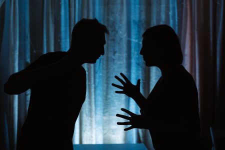 В Твери женщина пыталась зарезать своего возлюбленного ножом В Твери женщина пыталась зарезать своего возлюбленного ножом